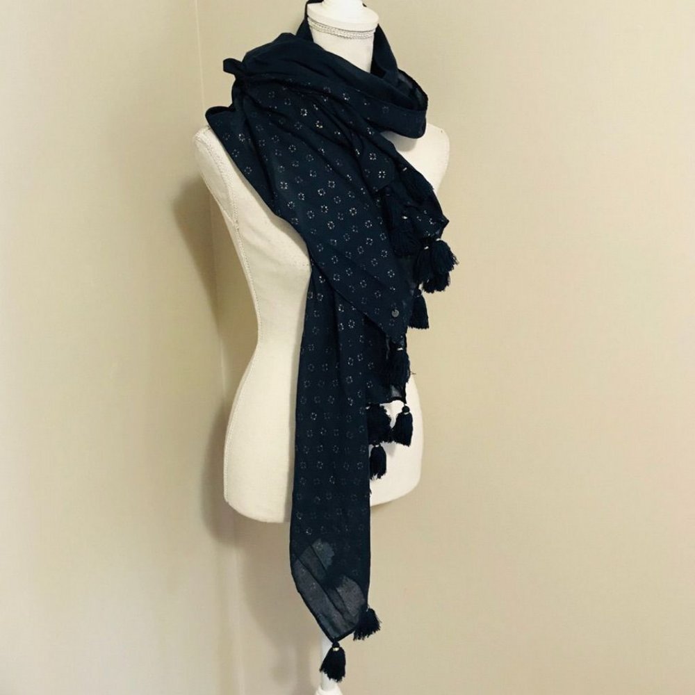 Abercrombie & Fitch Tassel Scarf